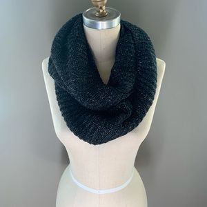Chunky Black Knit Scarf